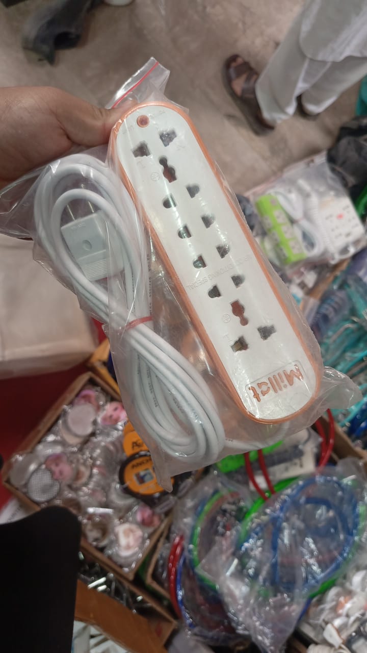 extension lead 5‑way | 4m copper wire | power switch | multi‑socket extension cord | white extension lead 5‑way | 4m copper wire | power switch | multi‑socket extension cord | white